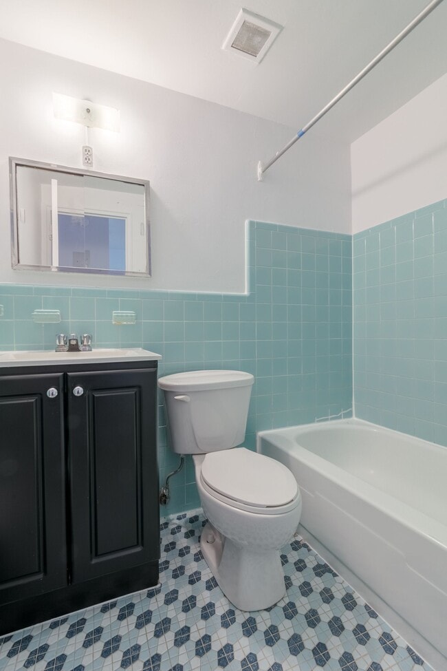Photo du bâtiment - 809 Av. Bloomfield