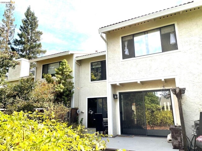 Building Photo - 1010 Camino Verde Cir