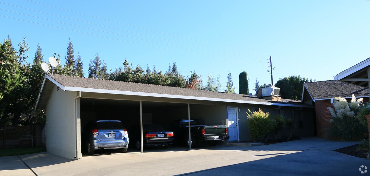 Building Photo - 3305 #'s A-D Windmill Dr