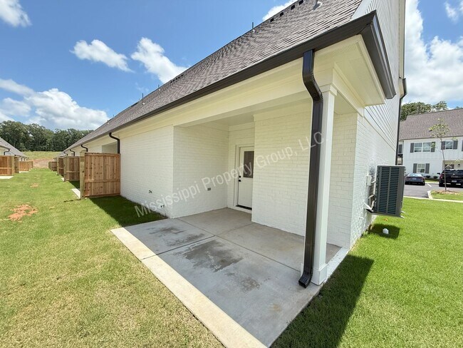Foto del edificio - 3BR/3.5BA For Rent