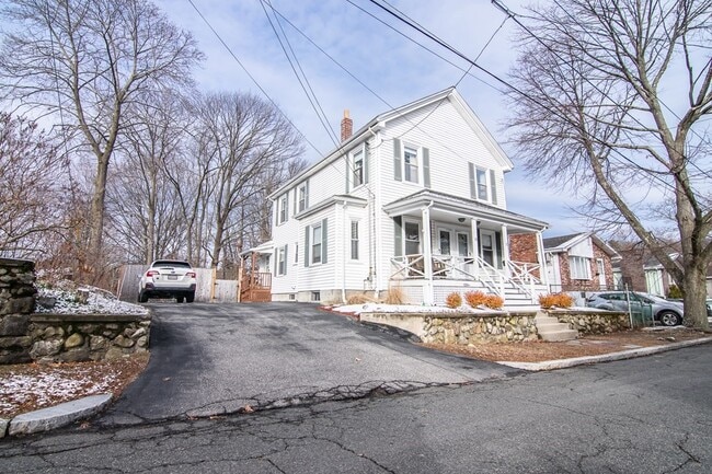Building Photo - 12 Ravine Ter