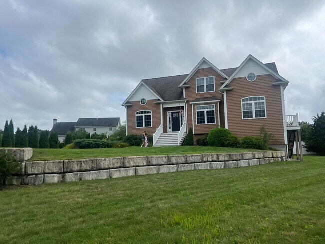 Building Photo - 3 Haylee Ct