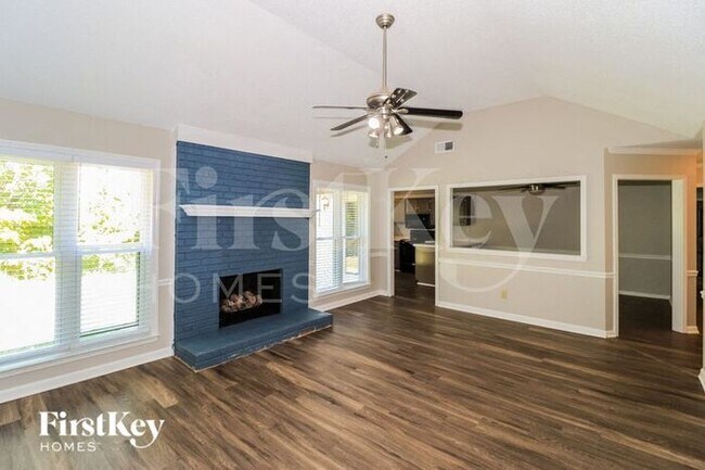 Foto del edificio - 6446 Baird Ln