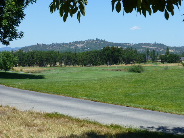 Building Photo - Eagle Point Home on the Golf Course