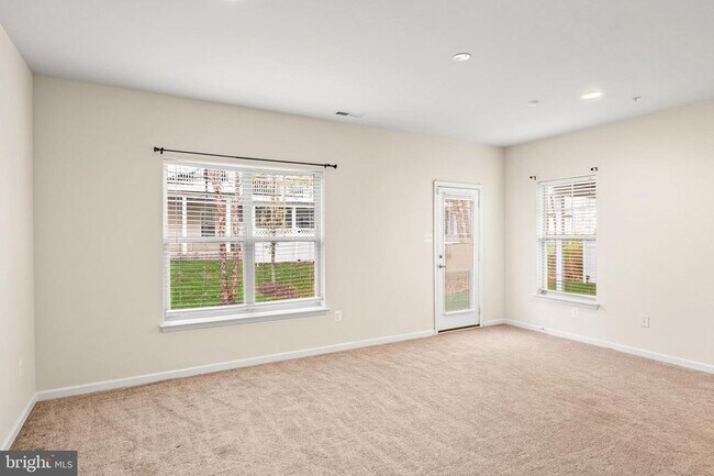 Foto del edificio - 214 Tanner Ln