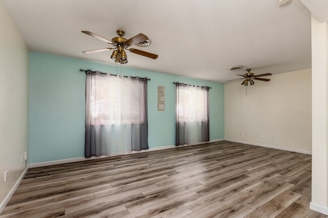 Building Photo - 510 N Beadle Dr