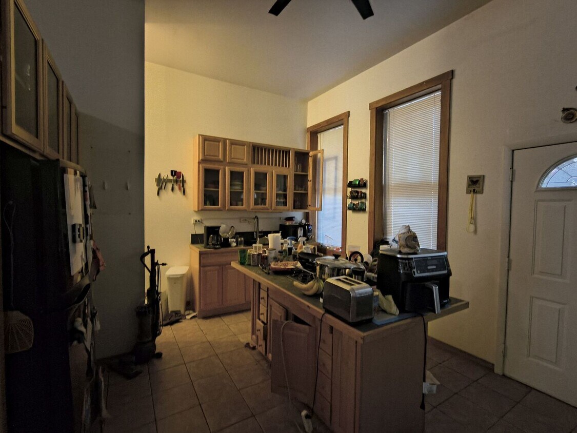 Primary Photo - 1532 W 19th St