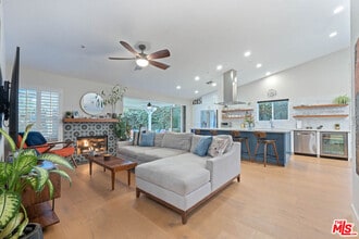 Building Photo - 1220 Dincara Rd