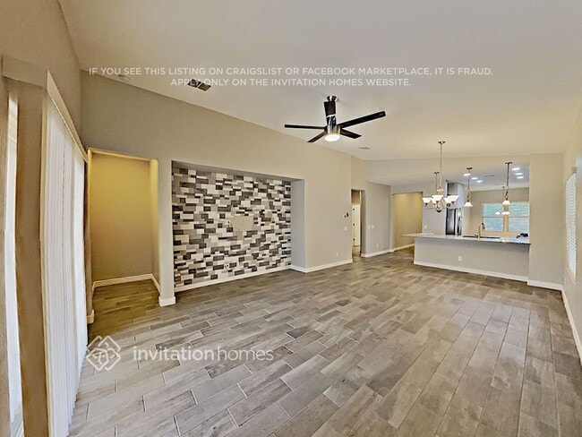 Building Photo - 2653 E Gillcrest Rd