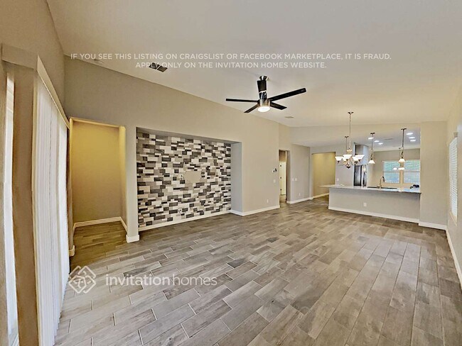 Foto del edificio - 2653 E Gillcrest Rd