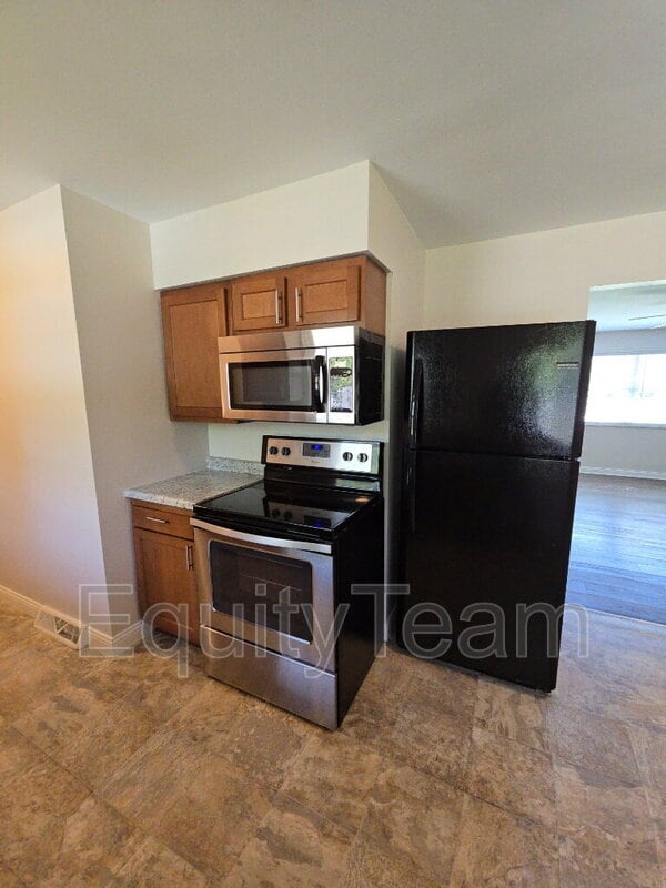 Building Photo - 3521 Mary Ann Dr