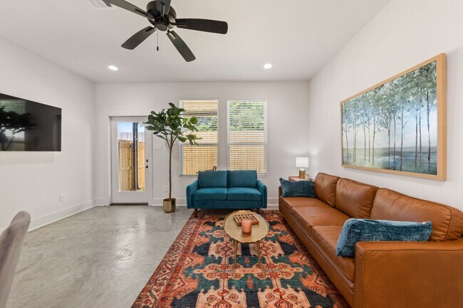 Foto del edificio - 406 Highland Oaks Ln