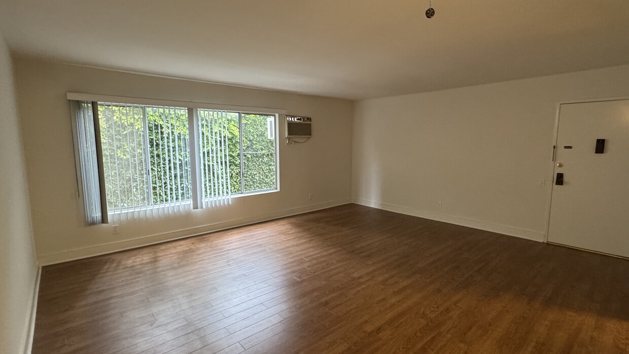 LIVING ROOM - 11737 Kiowa Ave