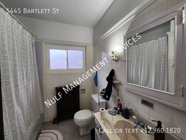 Foto del edificio - 5445 Bartlett St