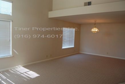 Building Photo - Spacious & Inviting 3-Bedroom Home in Lagu...
