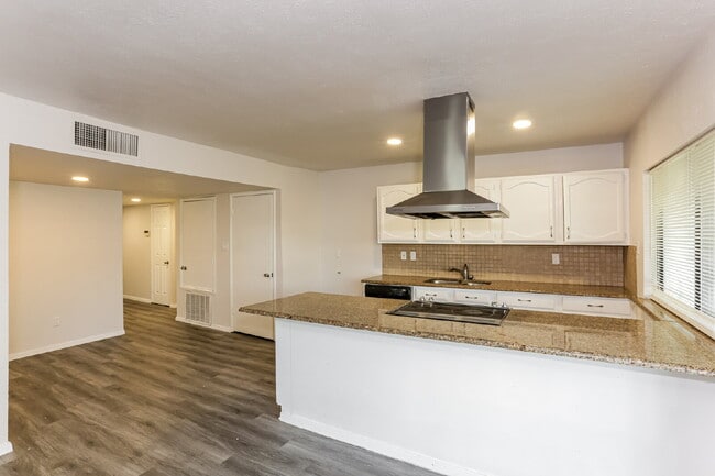 Building Photo - 507 Button Dr