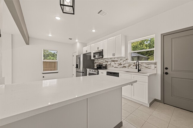 Foto del edificio - 8306 Tidwell Rd