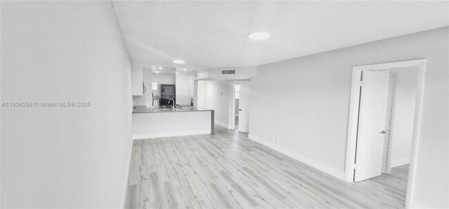 Building Photo - 8040 Colony Cir N