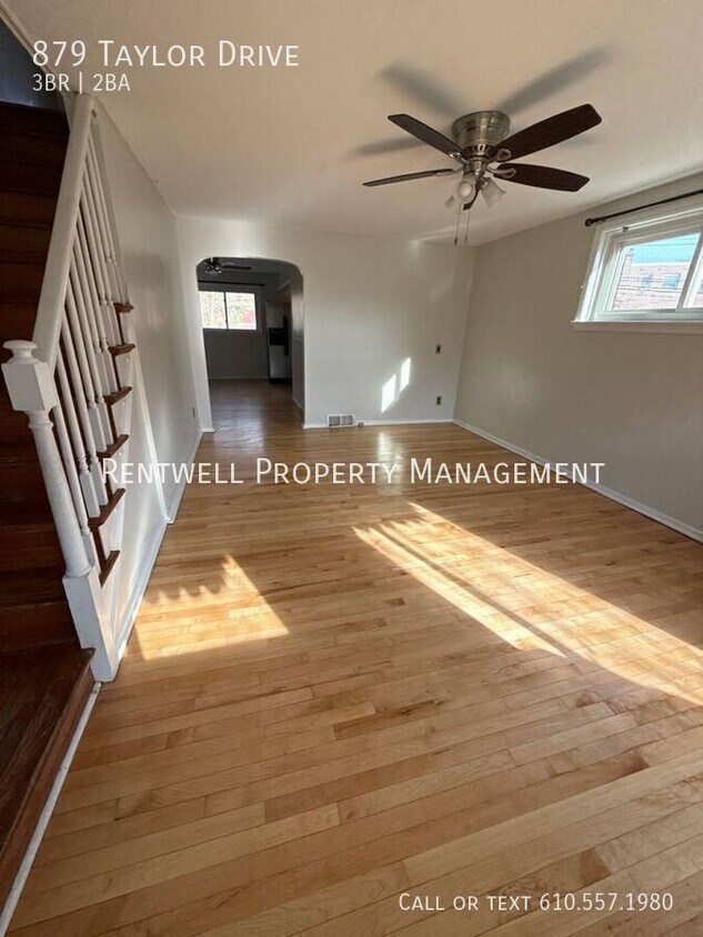 Photo - 879 Taylor Drive-