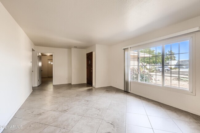 Foto del edificio - 6203 E Gold Dust Ave
