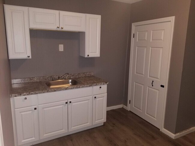 Foto del edificio - 897 Branch Ave