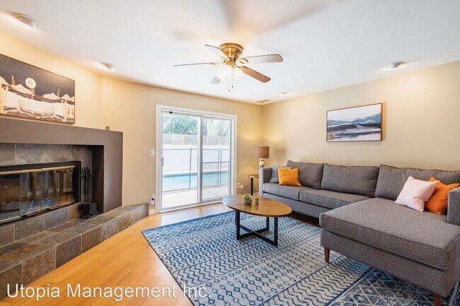 Foto del edificio - 4 br, 3 bath House - 6143 Lakewood St