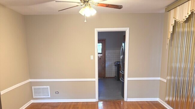 Foto del edificio - 11706 S Artesian Ave