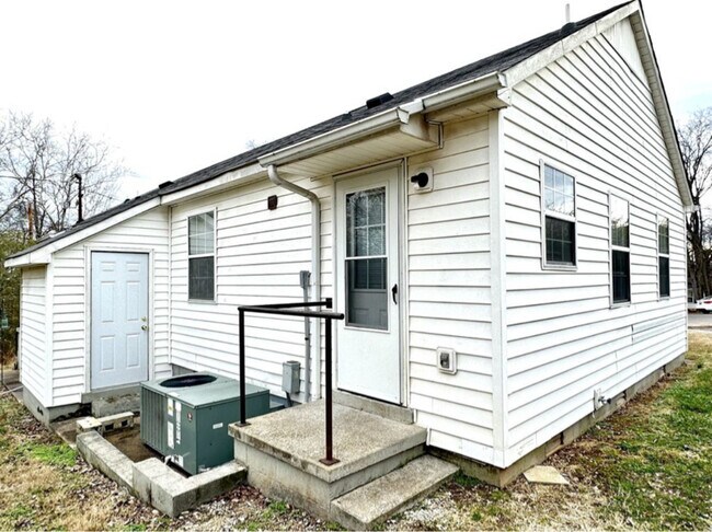 Foto del edificio - 106 Darnell Pl