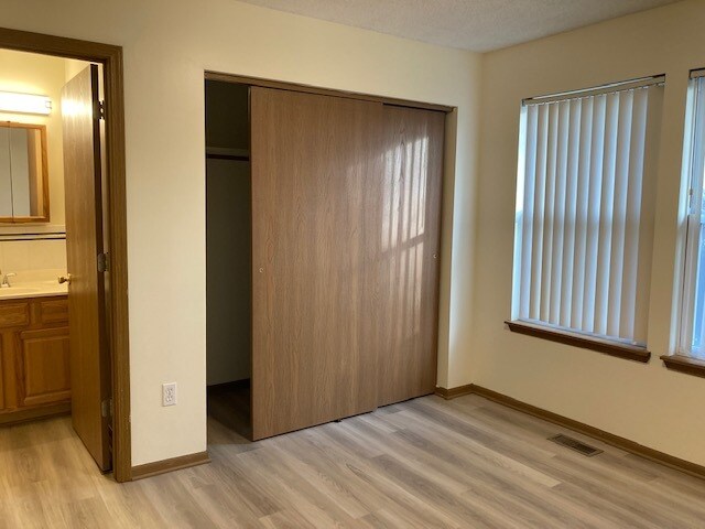 Foto del edificio - 825 N 89 St