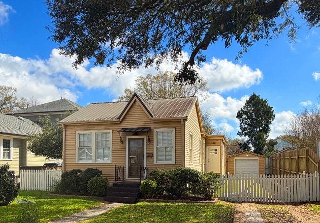 Building Photo - 235 Helios Ave