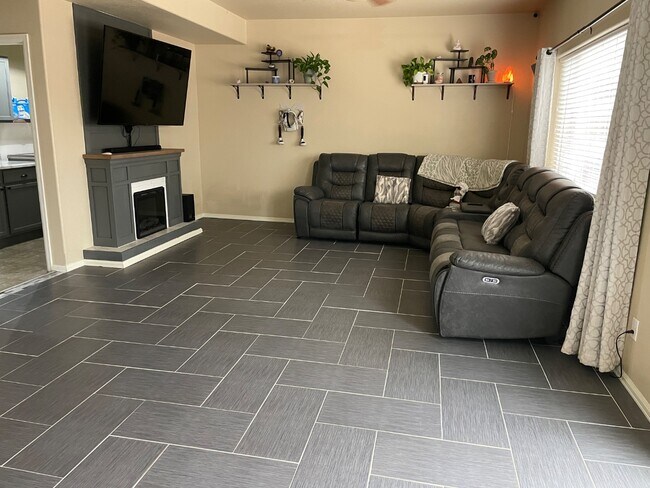 Foto del edificio - 5136 Killdeer Dr