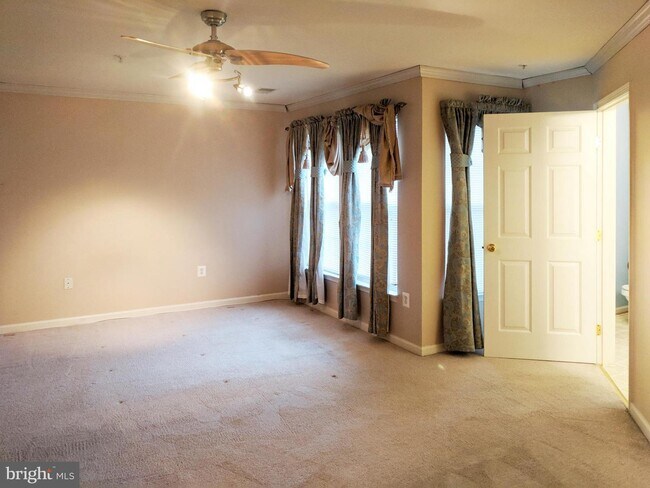 Building Photo - 9713 Juniper Dr