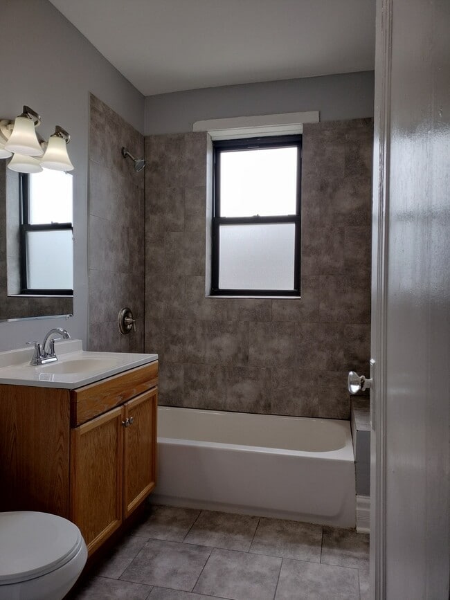 Building Photo - 1741 W 80th St