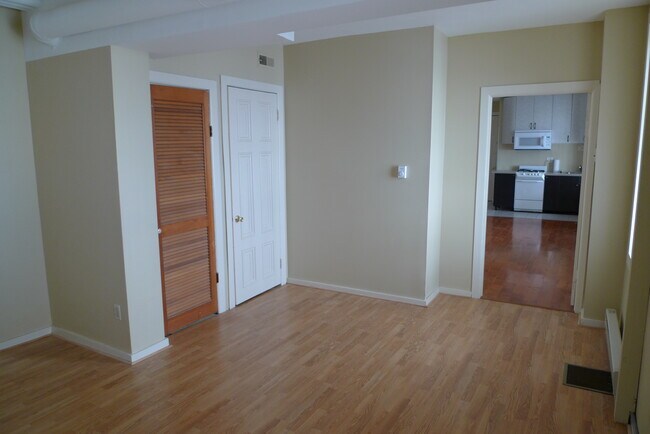 Foto del edificio - 647 N 15th St