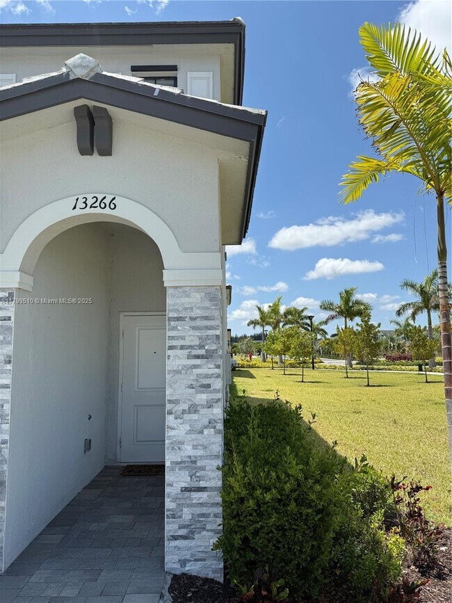 Foto del edificio - 13266 SW 285th St