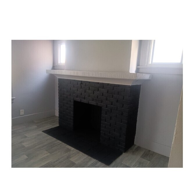 Building Photo - 13911 Tuller St