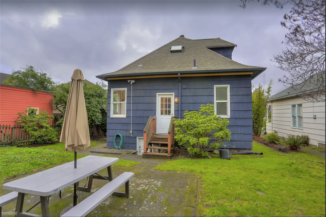 Building Photo - 5 br, 2.5 bath House - 310 11th Ave E