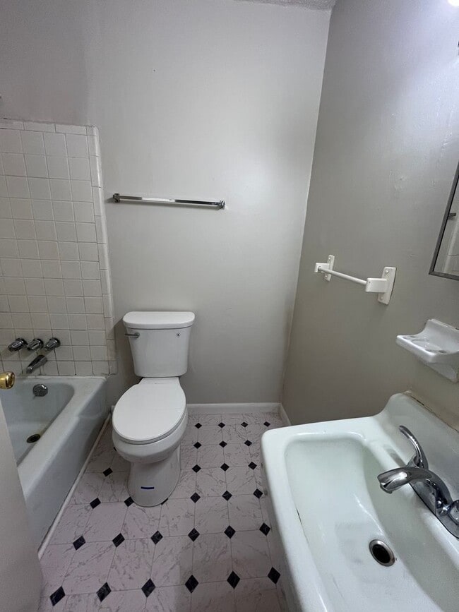 Building Photo - 608 Hightower St