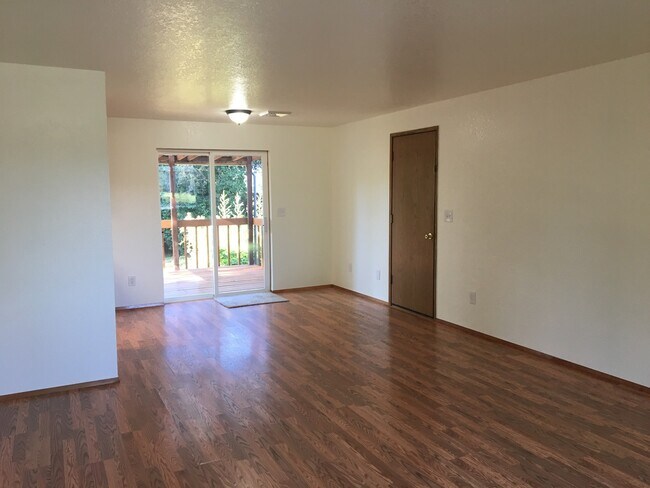 Foto del edificio - 3 Bedroom House in Green!