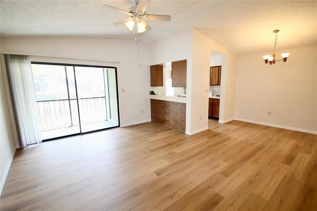 Foto del edificio - 185 Waterfall Way