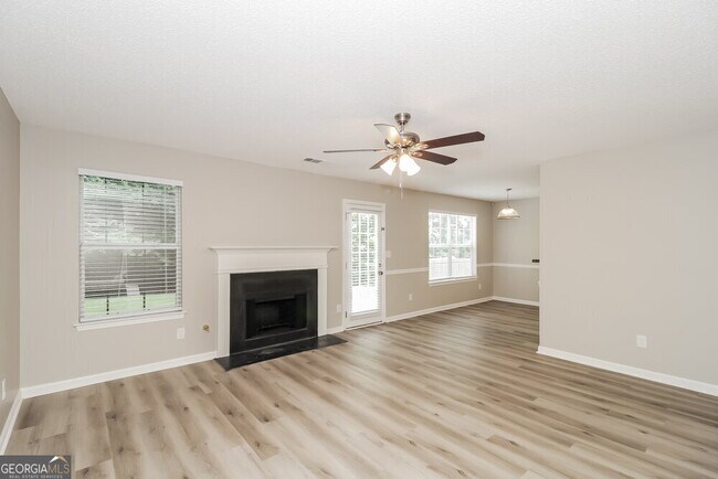 Foto del edificio - 4270 Reserve Hill Crossing