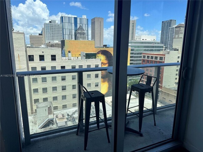 Foto del edificio - 151 SE 1st St