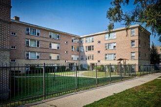 Building Photo - 6122 N Seeley Ave