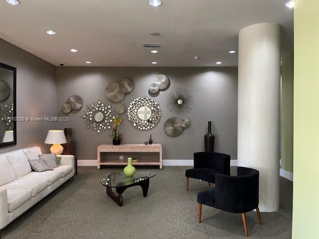 Foto del edificio - 7441 Wayne Ave