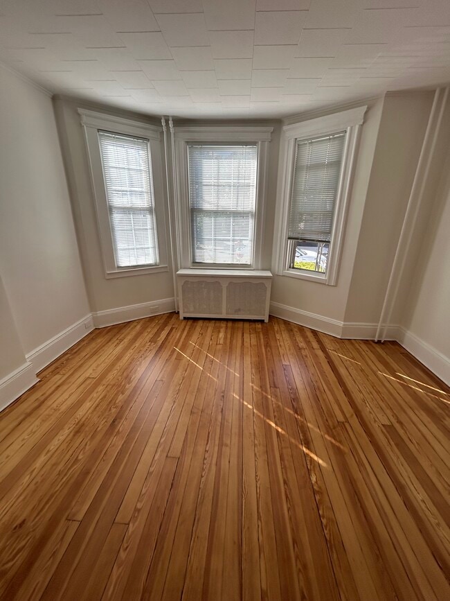 Building Photo - 226 77th St
