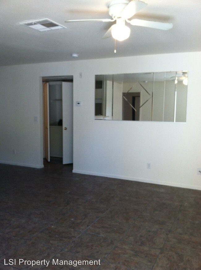 Building Photo - 5161 Lindell Rd