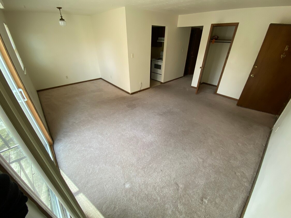 1211 Thurston St Unit 1, Manhattan, KS 66502 Apartments in Manhattan