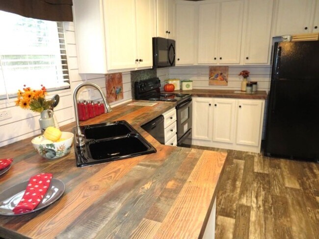 Foto del edificio - University Estates 63