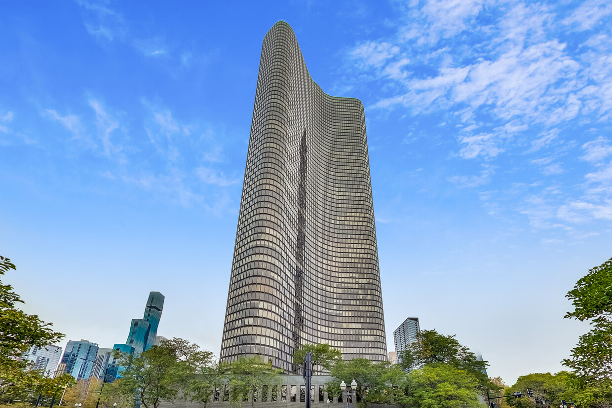 Primary Photo - 505 N Lake Shore Dr