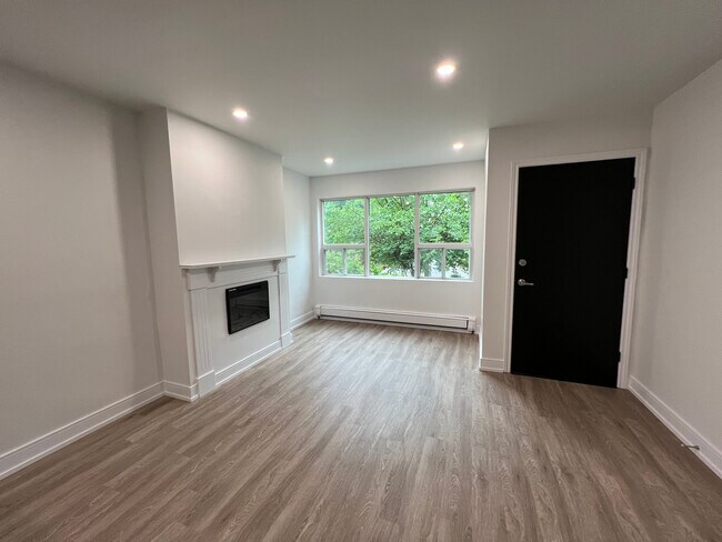 Photo du bâtiment - Newly renovated 2 bedroom 1 bath Unit